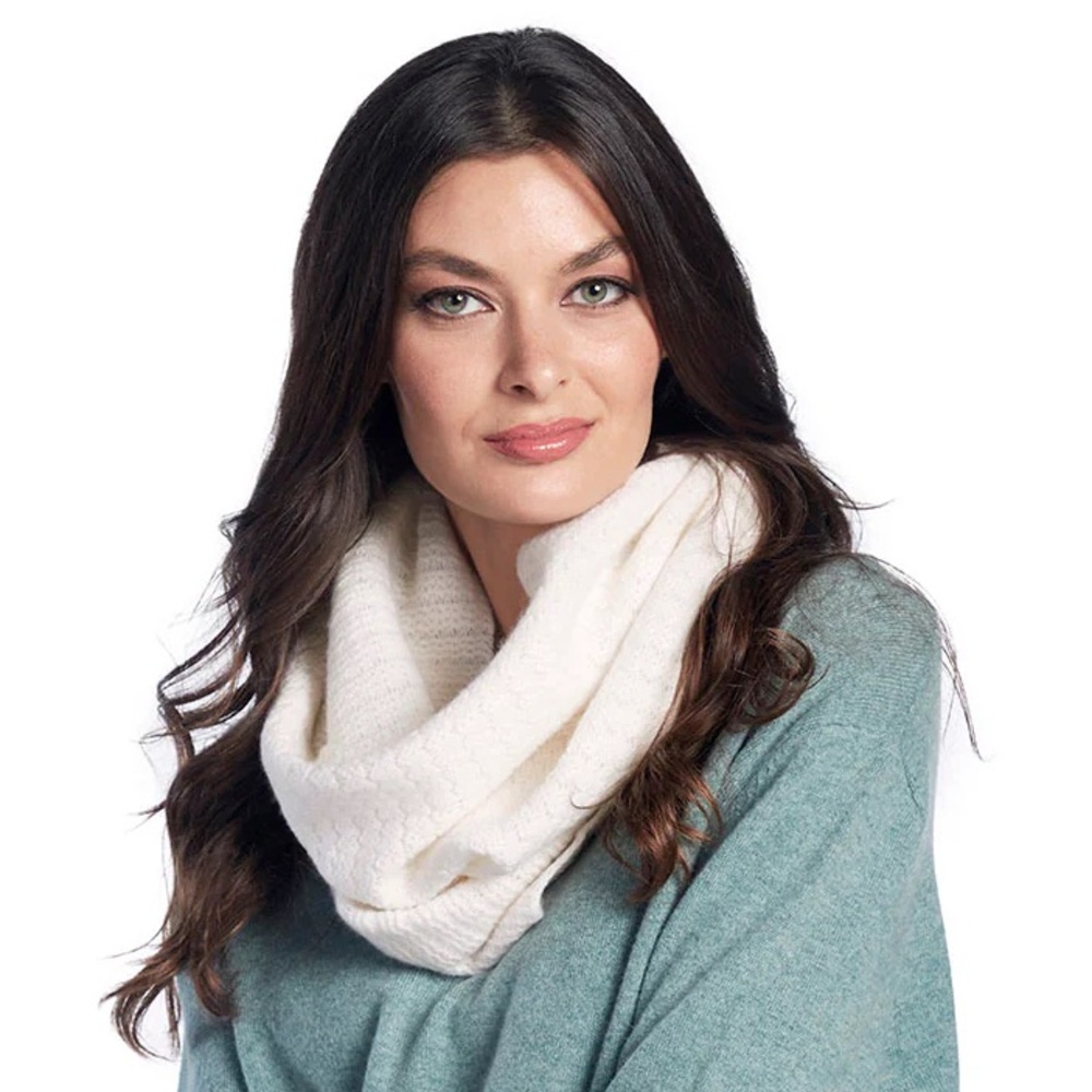Raffi Valentina Infinity Scarf White/Cream/Ivory Cashmere NYT